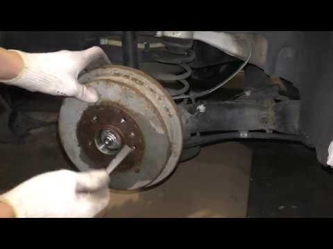 VW Polo Sedan & Skoda Rapid - Как снять тормозной барабан