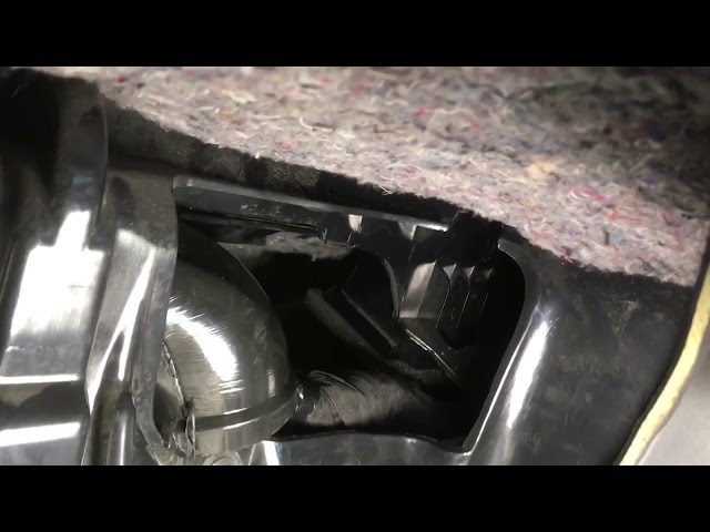 Замена вентилятора печки на Volvo XC60 2012