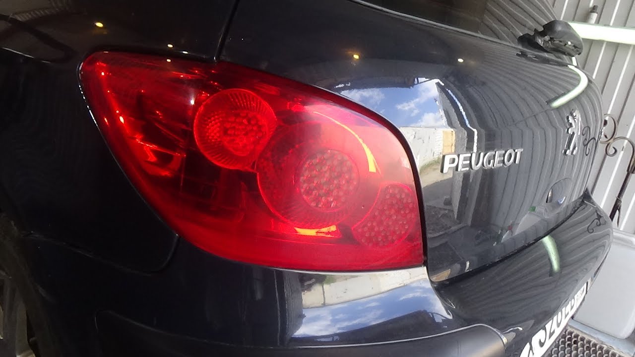 Как снять задние фонари и поменять все лампы. Peugeot 307.
