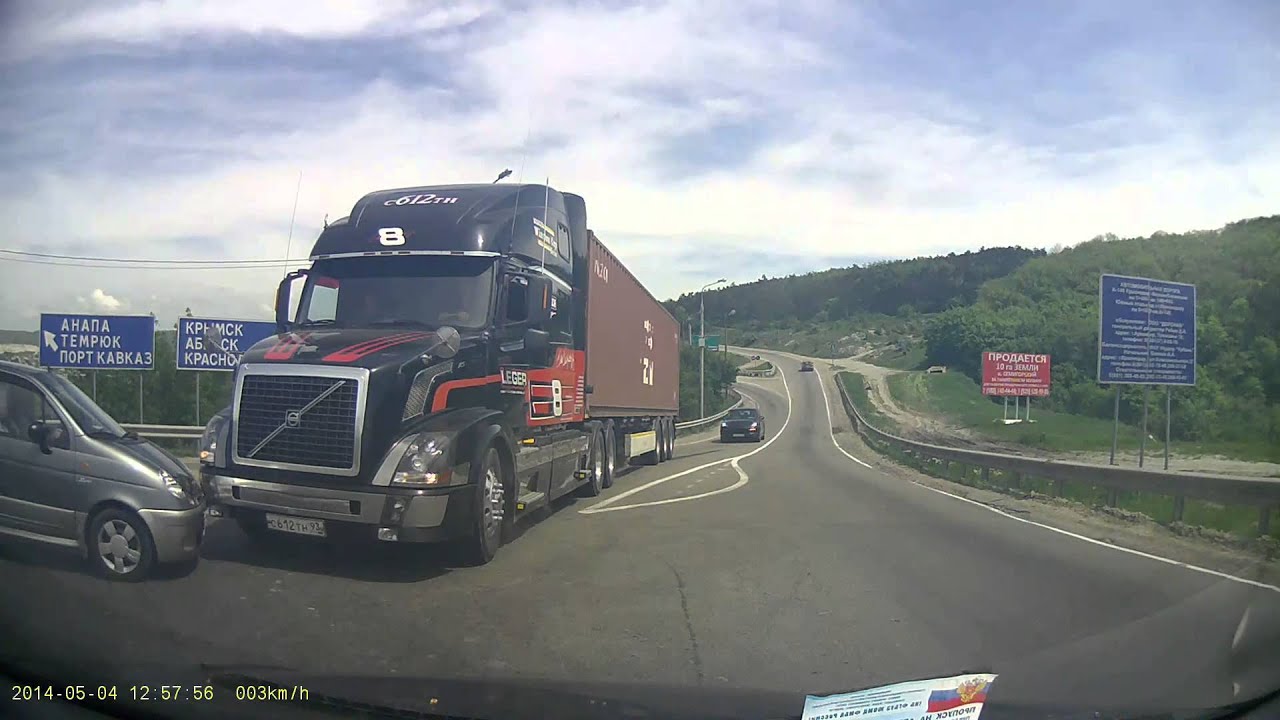 ДТП тягач Volvo со зверскими тормозами ::Crash:: Volvo Truck with amazing brakes