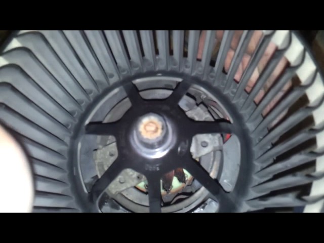 Форд Транзит Коннект.Как снять моторчик отопителя салона.( вентилятор печки)