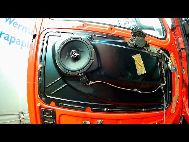 Как снять обшивку двери Вольво ФШ 12, 13. Door trim replacement Volvo FH. Установка аудио колонок.