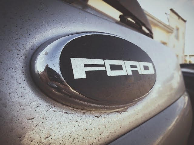 Как открыть капот форда без помощи ключа РАЗБИЛИ МАШИНУ Маленькие поломки Форд Фокус 2