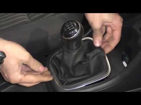 VW Polo Sedan - снятие и установка чехла и ручки МКПП