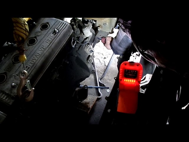 34  Снятие подушки двигателя со стороны коробки передач на Джили МК