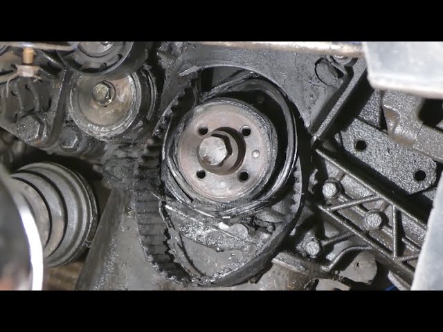 Последствия попадания порванного ремня генератора под ремень ГРМ на Fiat Doblo 1.9JTD