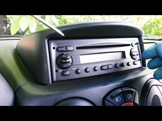 How to remove Blaupunkt radio CD Iveco Daily Fiat Doblo Dacia Logan Renault Megane, etc.