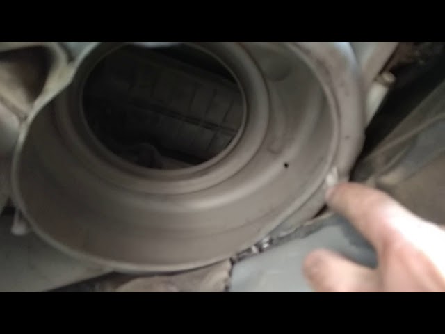 Как снять мотор печки Volvo XC90 2003г часть 2