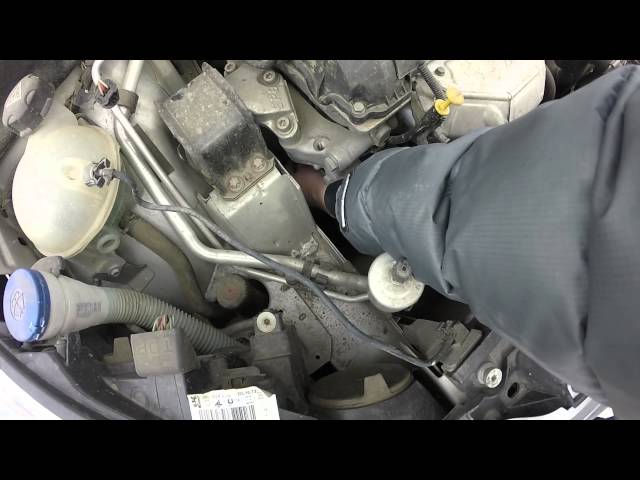 Замена ремня генератора Пежо 308 (Peugeot 308 EP6 120 HP)