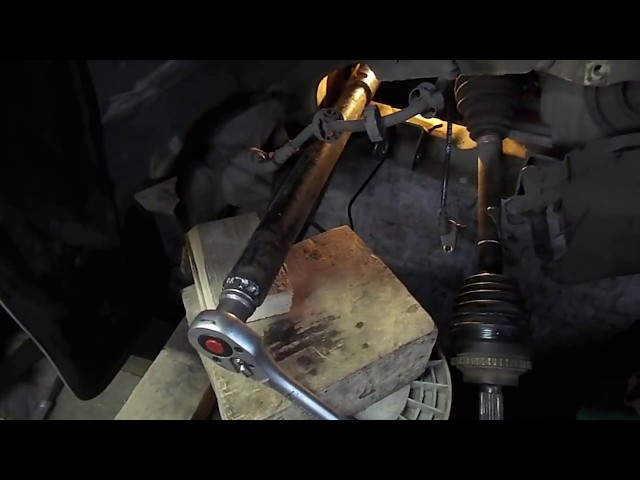 Замена тяги рулевой рейки на РЕНО Кенго с помощью самодельного специнструмента